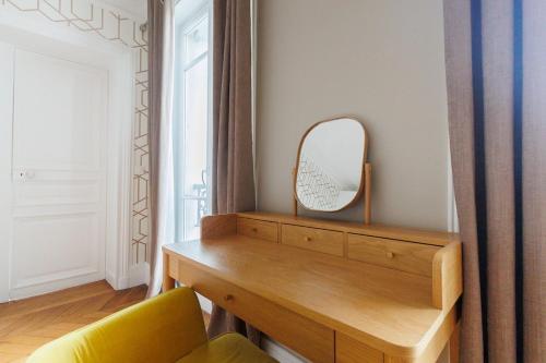Large 4 bedroom apartment near Bastille