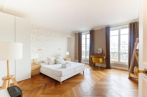 Large 4 bedroom apartment near Bastille