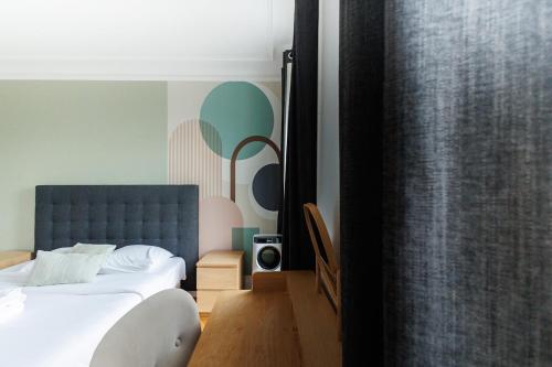 Large 4 bedroom apartment near Bastille