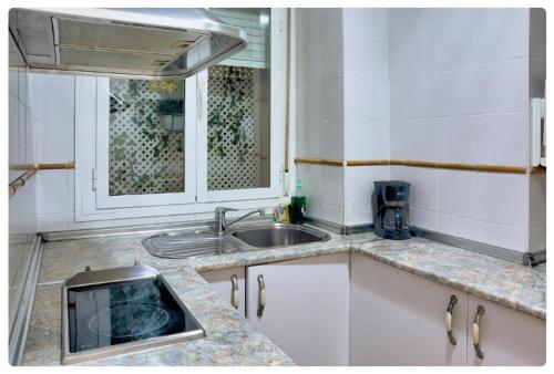 Antolinez Oasis - Central Apartment with Private Patio