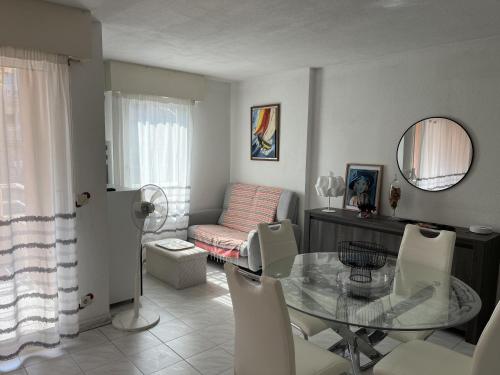 Port Frejus, Rives Latines, T2 vue port 40m2