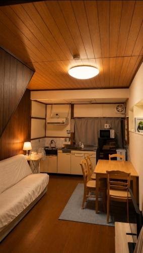Dotonbori & Shinsaibashi Spacious Homestay