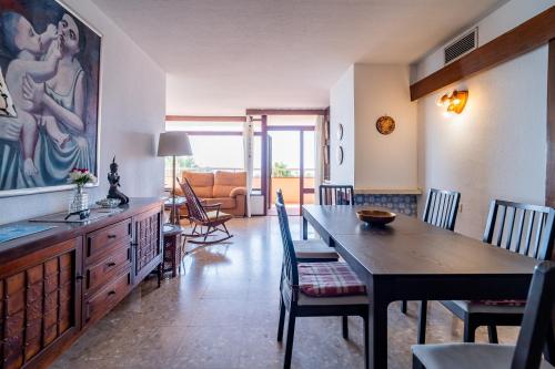 Cubo's Playamar Beach Apartment