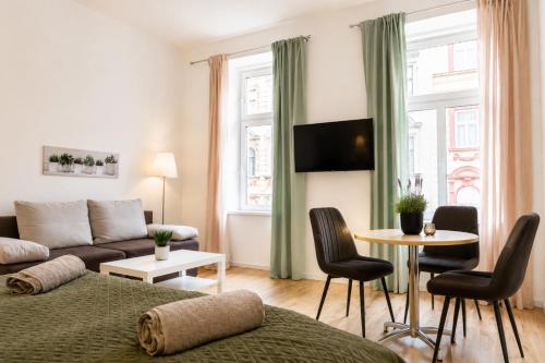 Comfy 2BR Apartment Very Central, 10 Min to Westbahnhof