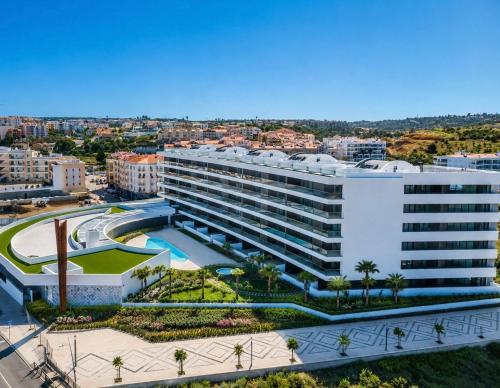 Marina View Luxury 2BR Apartment