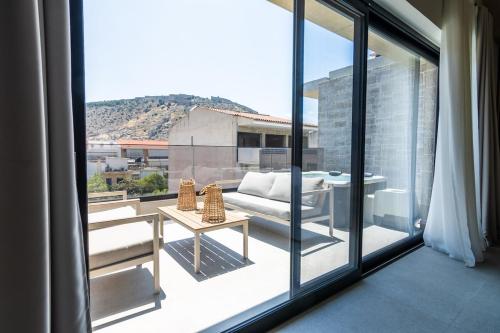 Olive Suite 402