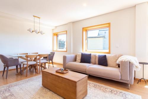 3BR w River views by Metro by LovelyStay