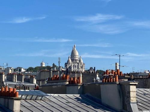 Studio Under the Rooftops - Sacre-Coeur View