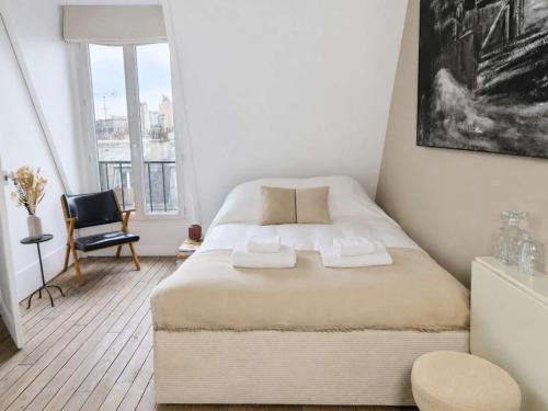 Studio Under the Rooftops - Sacre-Coeur View
