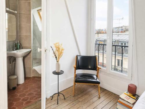 Studio Under the Rooftops - Sacre-Coeur View