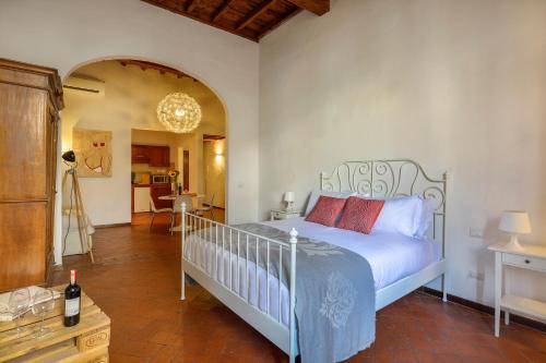 Via Maggio 10 Historic 1 Bedroom in Oltrarno