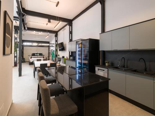 Casa Vera - 11 Bebdroom Villa - Corporate housing