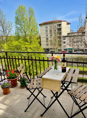 A Casa di Cleo Urban Chic and Comfort