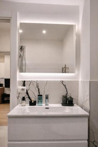 Elegant and Peaceful Apartment in EUR - Fully Renovated with Balcony