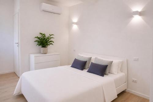 Elegant and Peaceful Apartment in EUR - Fully Renovated with Balcony
