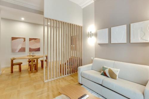 Parisian Elegance & Comfort for 4 people