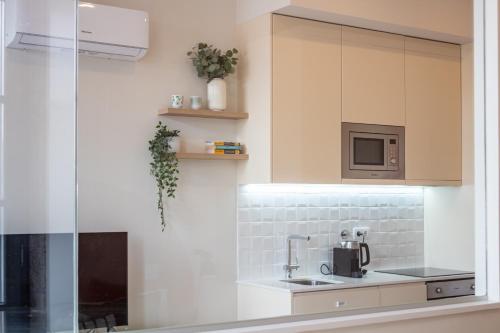 31 Janeiro 157 - Delightful 1BR w AC by LovelyStay