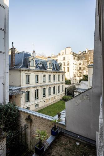 Louvre Museum, Center of Paris, Average duration