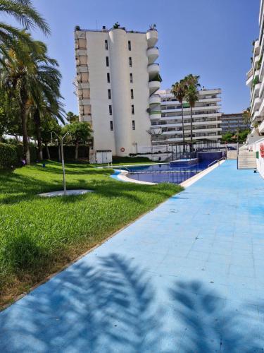Cannes Salou, piscina y céntrico