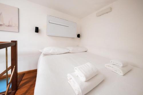 [Station - City Center] Studio Flat