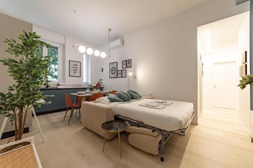8 Minute Walk from Milan Central Station