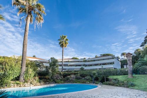Appt standing Parking privé- Piscine 10 min croisette