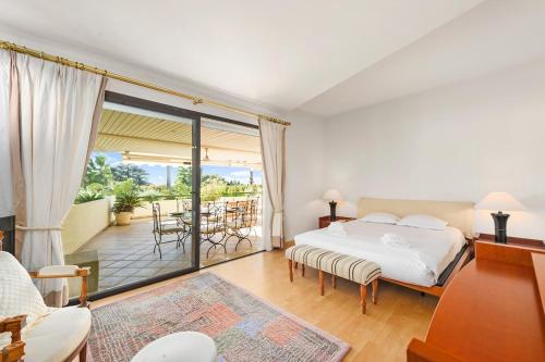 Appt standing Parking privé- Piscine 10 min croisette