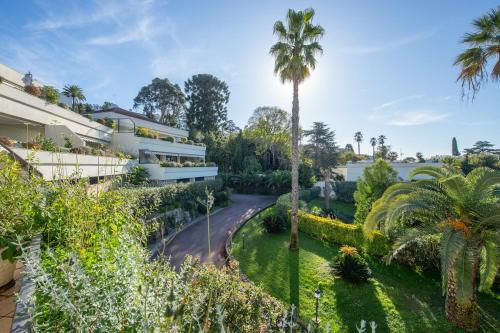 Appt standing Parking privé- Piscine 10 min croisette