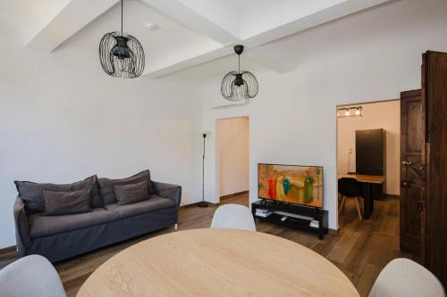 Alloro Apartment