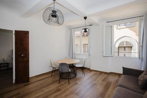 Alloro Apartment