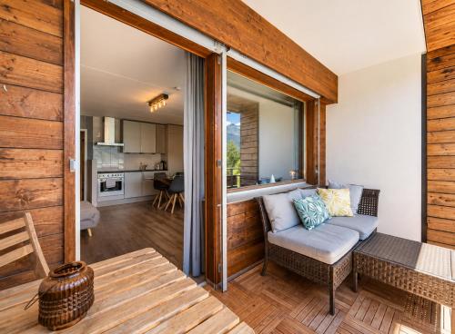 LAAX Central Holiday Apartment with Pool & Sauna