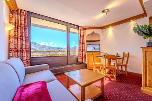 Alpine Stay w Private Ski Views