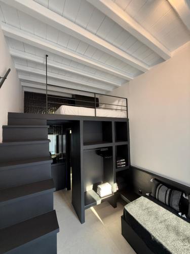 BLACK AND WHITE LOFTS - MYKONOS TOWN by Black and White Villas