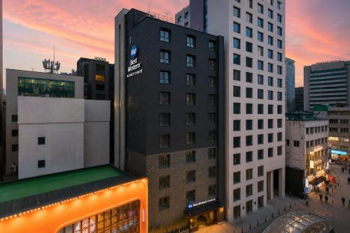 a view of a tall building in a city at Best Western Insadong Hotel in Seoul