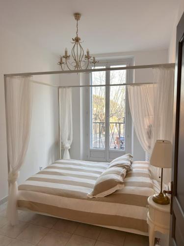 Omnia Charming 2 bed and AirCon in historic Frejus
