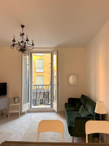 Omnia Charming 2 bed and AirCon in historic Frejus