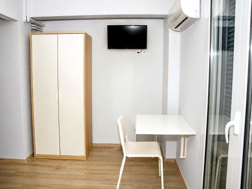 Modern studio a breath away from the Acropolis