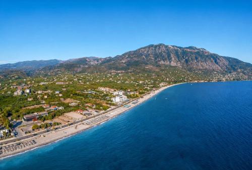 Socrates Suite C2 - Elevated City Stay in Kalamata