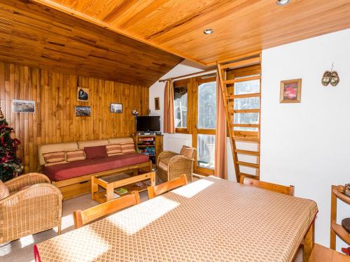 Charmant T2 Montchavin La Plagne, 36m², balcon sud, proche pistes et commerces, parking gratuit