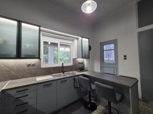 Detached house with garden 12 minutes from the Stavros Niarchos Foundation