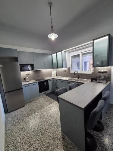 Detached house with garden 12 minutes from the Stavros Niarchos Foundation