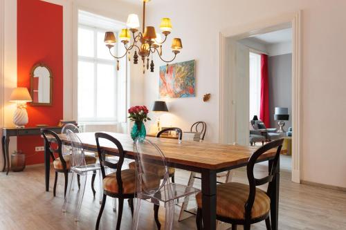 Generous Apartment Vienna Opera
