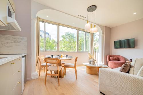 Stylish 1-Bedroom Apartment with Air Conditioning in Paris 17th