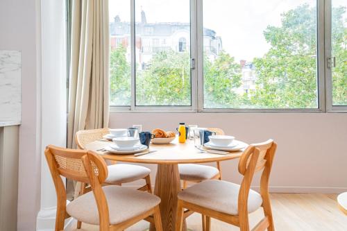 Stylish 1-Bedroom Apartment with Air Conditioning in Paris 17th
