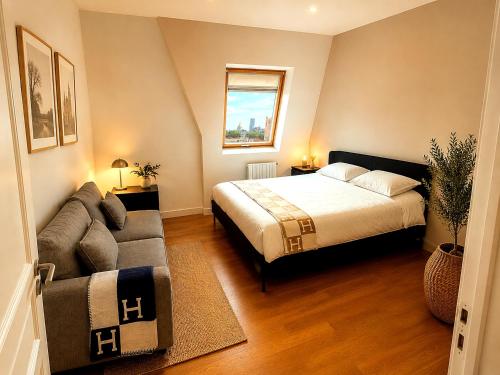 PLAZA GEORGE V - CHAMPS-ELYSEES - 190m2 - 4 Bedrooms - Air Conditioning