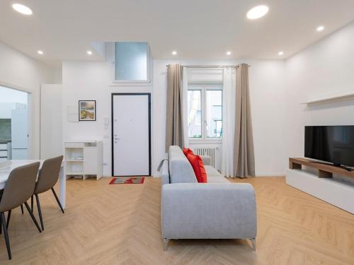 Xenia Milano - 2 room apt in Via Amadeo 14