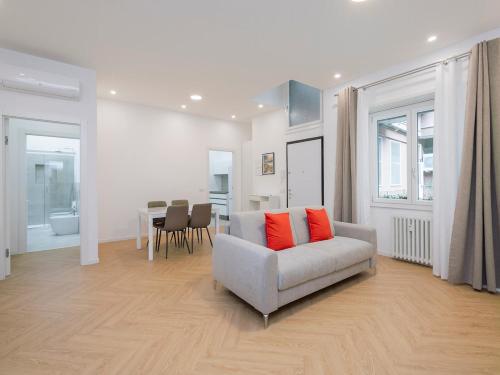 Xenia Milano - 2 room apt in Via Amadeo 14