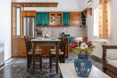 4 Min Walk To Beach Apartment