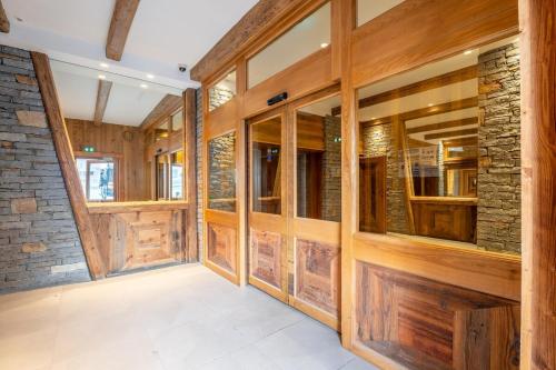 Serene Ski-In Out Mountain Escape