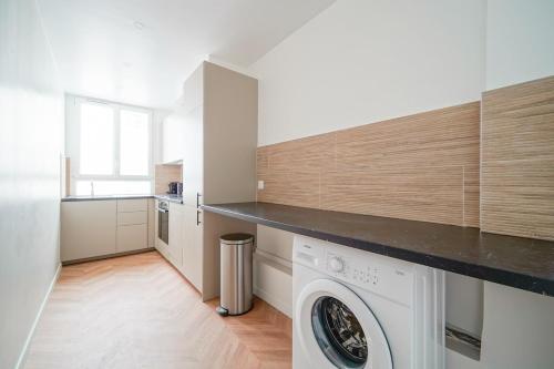 Elegant 4 BR apartment Spacious and decorated